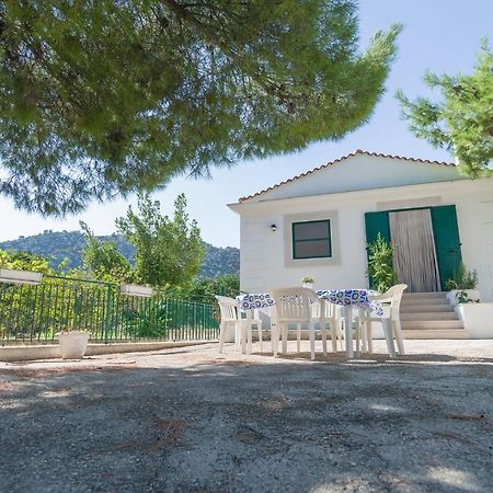 Tre Torri Villa Mattinata Eksteriør billede